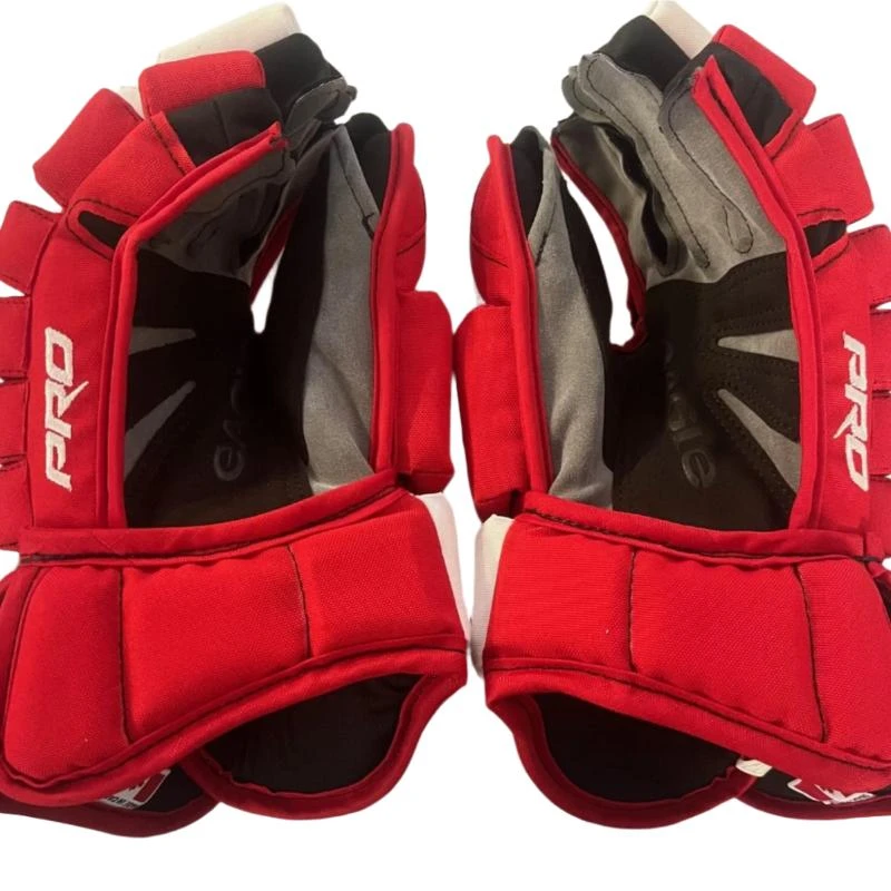 Eagle Aero Red/White Canada Custom Gloves - Senior 5 Eagle Aero Red/White Canada Custom Gloves - Senior - Image 3